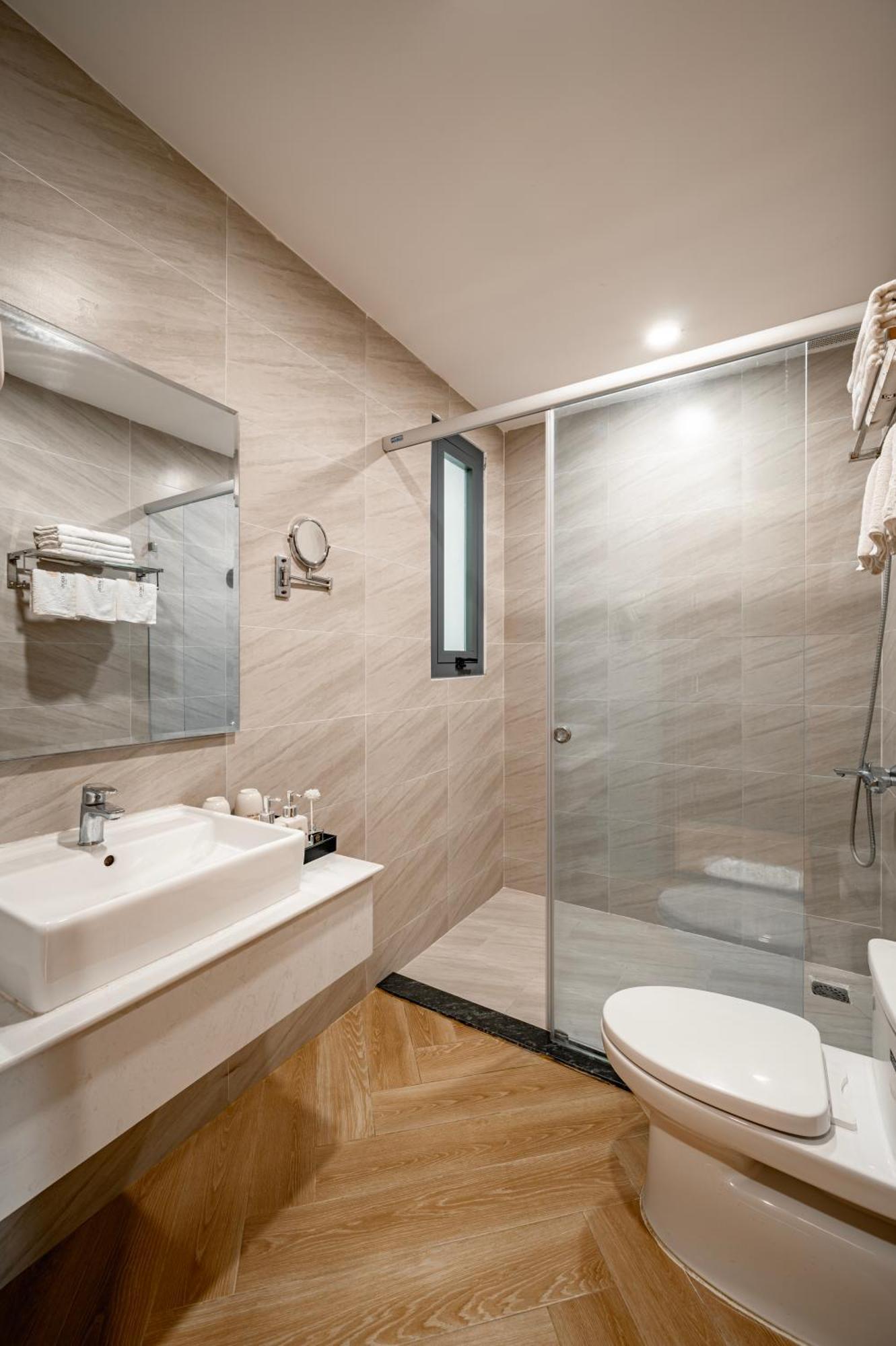 Net Viet Hotel Vincom 朔庄 外观 照片